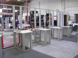 RENTAL Exhibit -- 20' x 30' Island with Internal Workstations (shown without graphics) -- Image 1